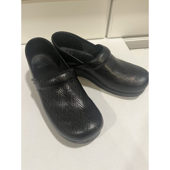 Dansko Womens Clogs Black Tooled Leather EU Size 41 US Size 10.5 Comfort Work - Picture 1 of 12